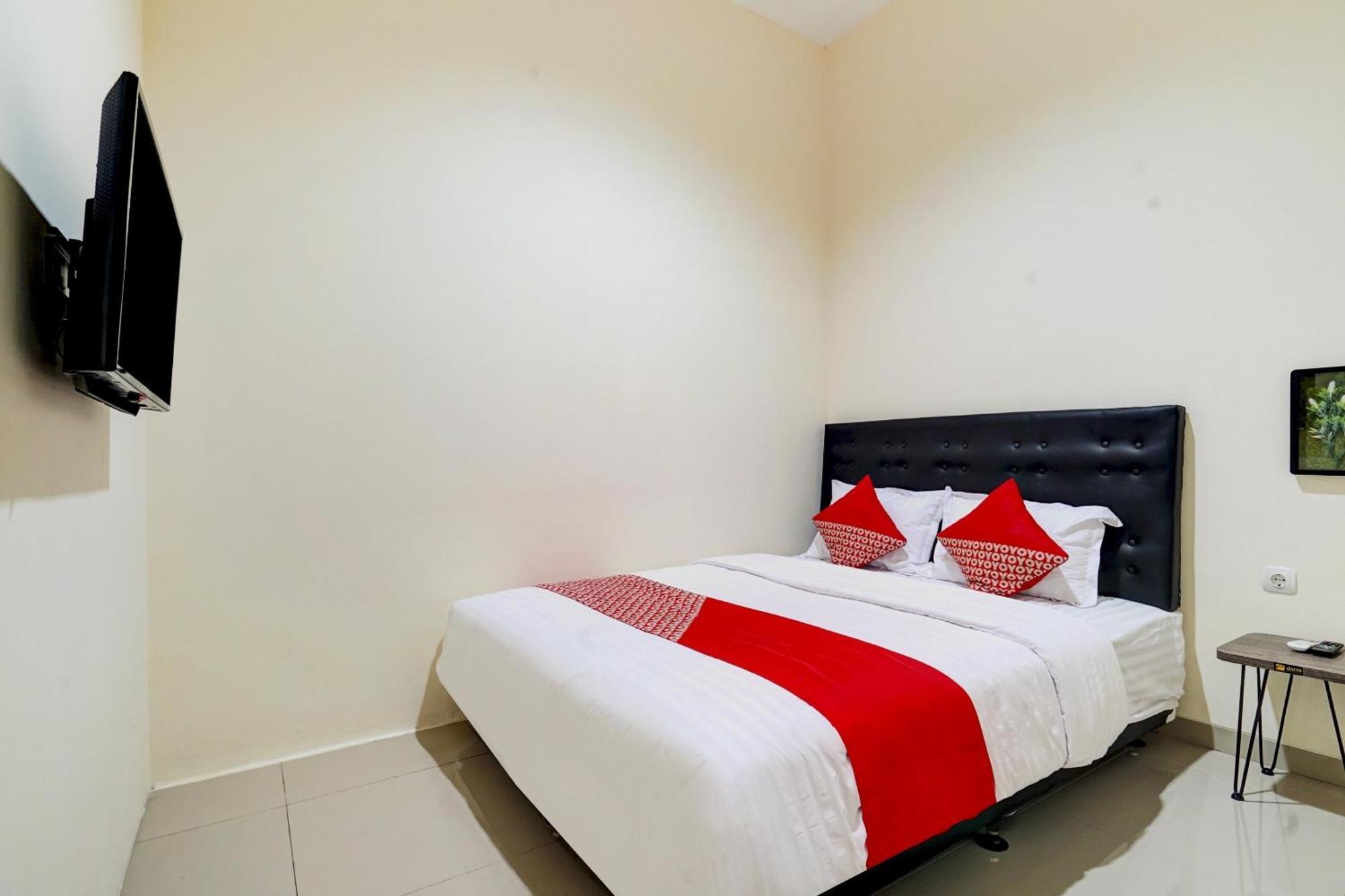 Super Oyo 90778 River Inn Malioboro Yogyakarta Bagian luar foto