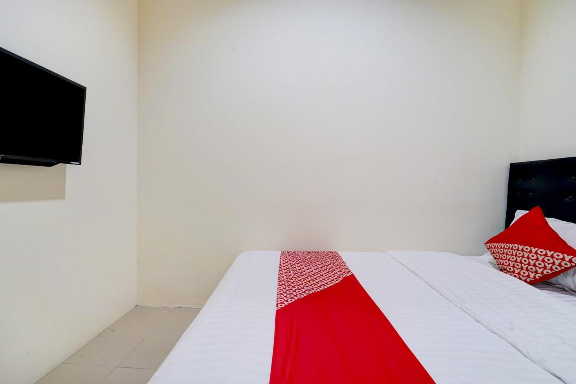 Super Oyo 90778 River Inn Malioboro Yogyakarta Bagian luar foto