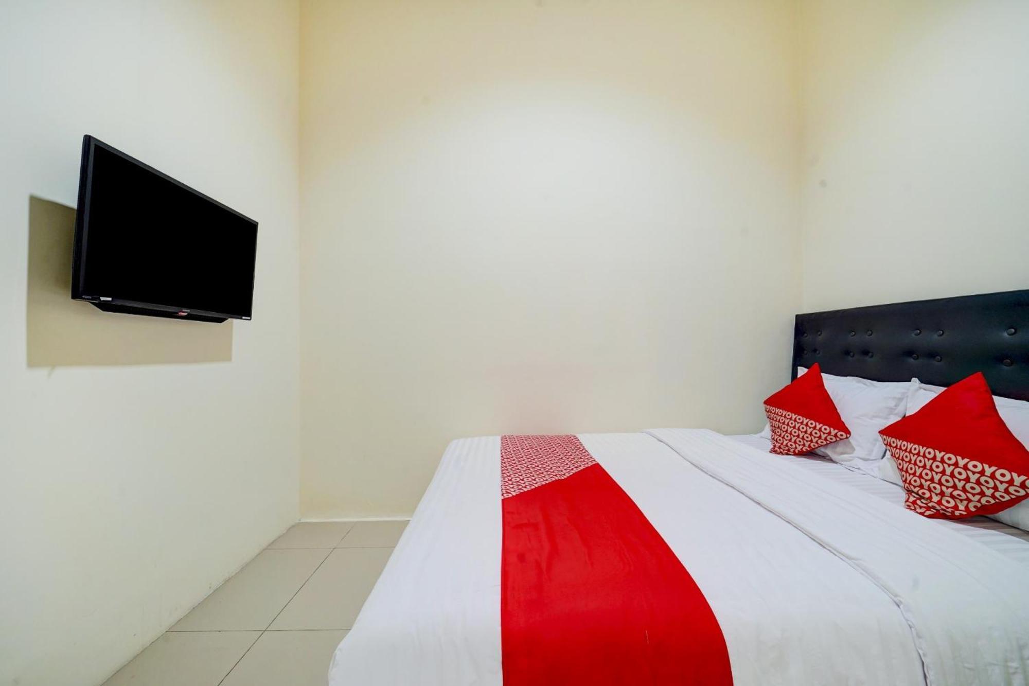 Super Oyo 90778 River Inn Malioboro Yogyakarta Bagian luar foto